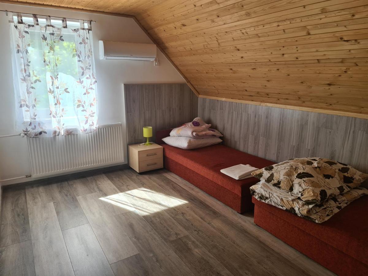 Villa Vaddinszo Lak à Kiskunmajsa Extérieur photo